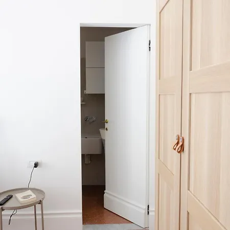 Dante Apartment